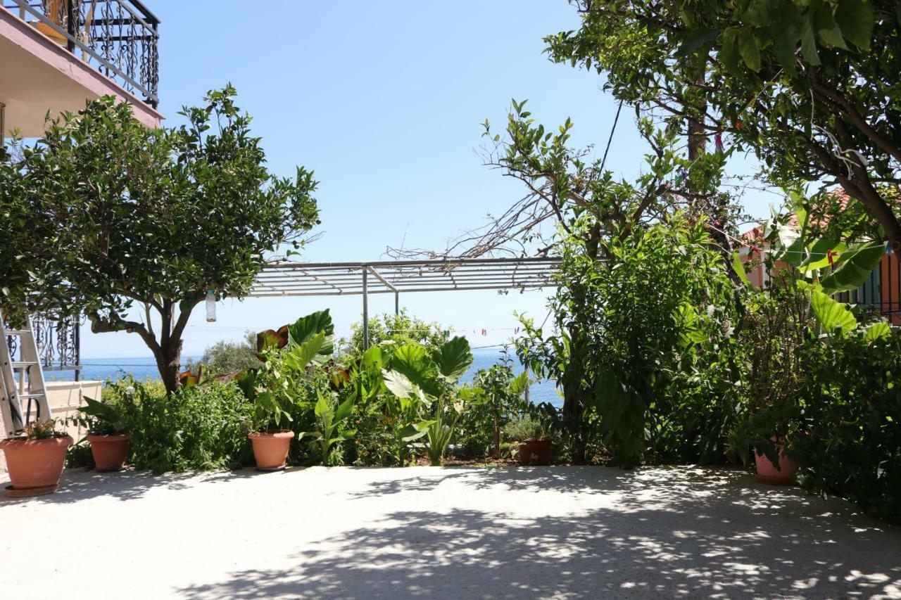 Michaela Hotel Poros  Exterior foto